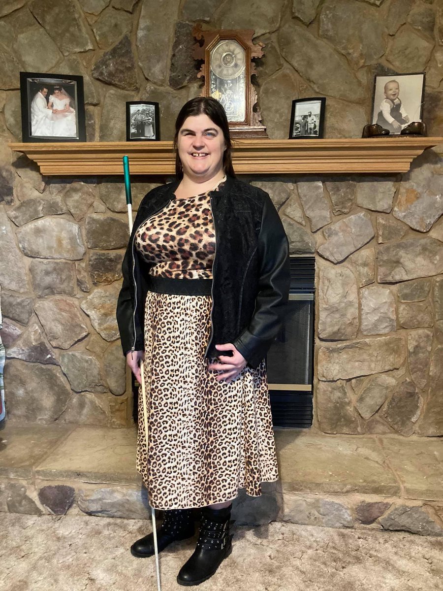 LLRARagain's tweet photo. #LessonsInPatternMixing 
Choose two items containing the same print in different scales and separate them with a solid colored belt.
#Fashion #Style #WomensFashion #LeopardPrint #PatternMixing #LookinGoodBoutique #IShopWithAmy #LuLaRoe #Dahl #Lola @LuLaRoe https://t.co/nQQf9ja1QY