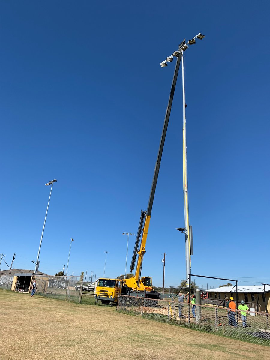BryanS_Musco's tweet photo. Musco Lighting is excited to be installing the new sports lighting system for Comanche ISD at there baseball and softball fields.  It's been a long time coming, but they will finally be able to have night games under our TLC for LED system!  

@MuscoLighting https://t.co/57V5GamRER