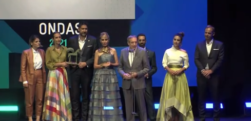 RTVCes's tweet photo. 🔴 Televisión Canaria recibe el #PremiosOndas2021 por la cobertura informativa de la #ErupcionenLaPalma. Lo veremos en unos minutos en #TN2Canarias 
 
#RTVCconLaPalma #VolcándeLaPalma https://t.co/b3jML92bSw