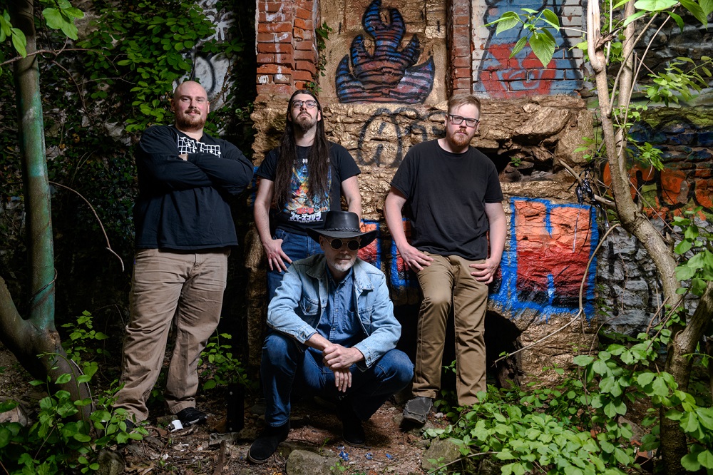 apuestoalrock's tweet photo. #WaxMekanix junto a la banda #TrollTeeth dan forma a el Slip EP #Blunt entrando de lleno en diferentes géneros Folk, Stoner Rock, Progresivo, logrando hacer un recorrido musical único y diferente. 👇🔥🎸
https://t.co/wTXfG3QPma https://t.co/9k6BiDiPNe