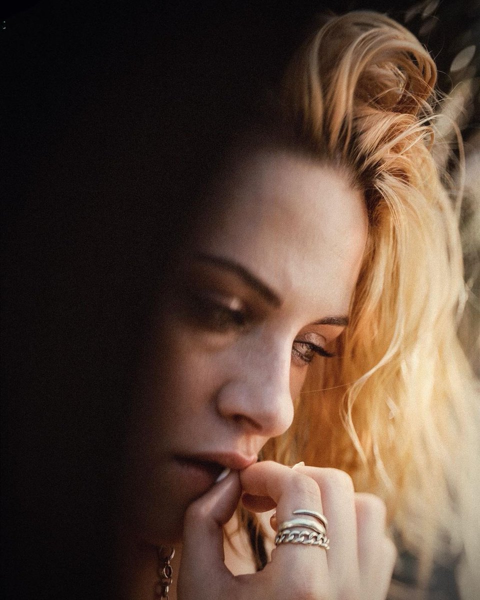 picskristen's tweet photo. kristen stewart for the new yorker https://t.co/0eR1kbv03B
