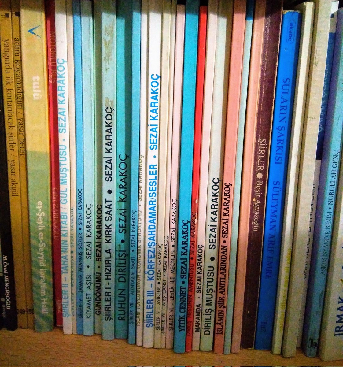 Elbette kalbimizdeki yerin kitaplığımızdaki yerinden çok daha fazlaydı. Mekanın cennet olsun güzel insan #SezaiKarakoç