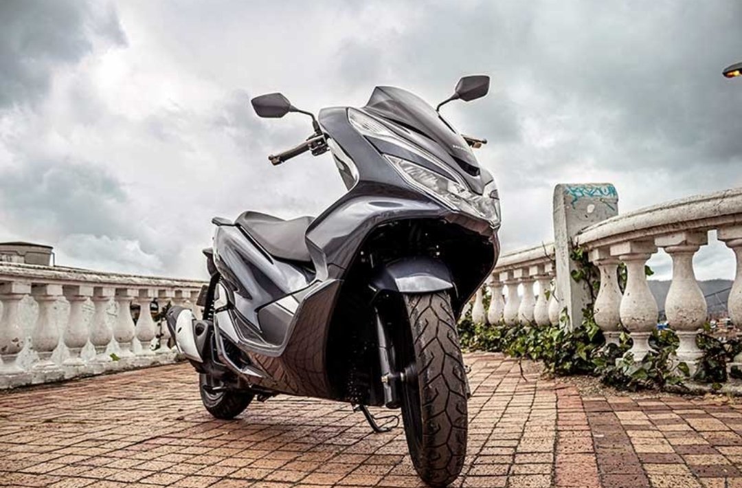 Se anda presumiendo que que la PCX brinda una experiencia superior. 🧐 Nosotros pensamos que también tiene sus puntos a trabajar. Les dejamos el enlace para que opinen. 👇
publimotos.com/mpruebas/26-sc…