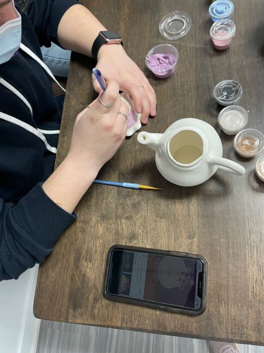 GGCOrangeville's tweet photo. Pottery Parties Studio is always a #favourite place for Units to go. 3rd #Pathfinders, 1st #Sparks and 1st #UpperGrand #Rangers were all lucky enough to get #creative recently. #everythingshewantstobe #ArtStudio #Orangeville @girlguidesonnv @girlguidesofcan @downtownoville https://t.co/Ibyg1vBxh0