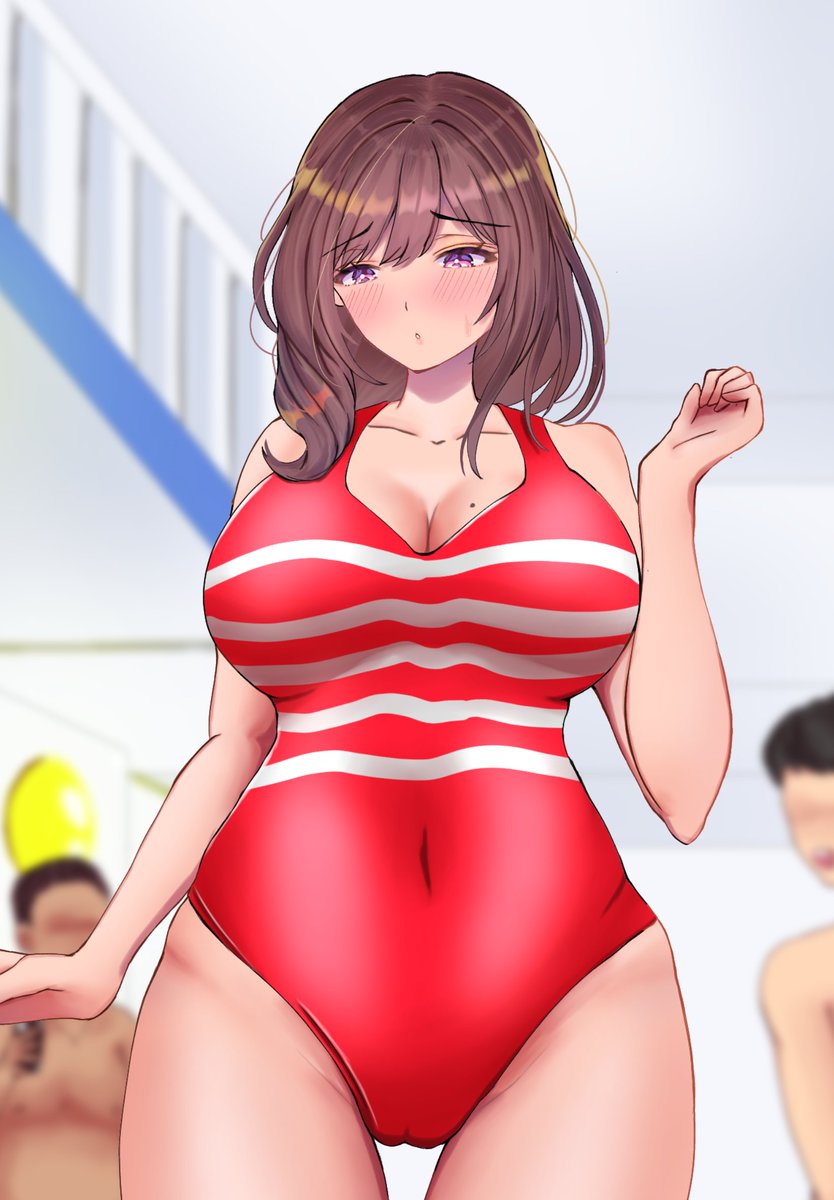 「さっきから視線を感じるけど‥水着の色、派手だったかしら‥」 