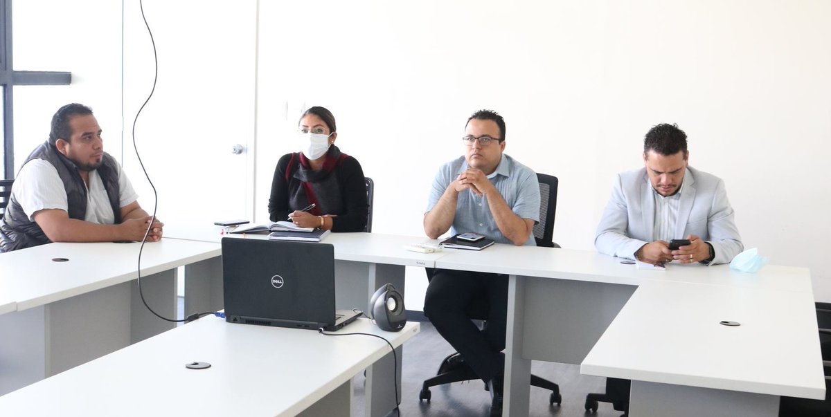 VFGZonaCentro's tweet photo. Por instrucciones del Fiscal General, @PeimbertArturo, el Vicefiscal General, Alejandro Ramírez Hernández, participó en compañía de la Directora del #CODDI y el Director de Asuntos Jurídicos, en la presentación del “chatbot” denominado #TEO (1/2) https://t.co/5KSam0e64X