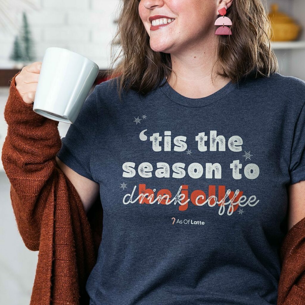 4 DAYS LEFT! 😮
⠀
Coffee lovers, don't forget your Holiday "Coffee Lovin' T-Shirt"!
⠀
Simply join our t-shirt club before the 20th of this month to guarantee this tee! 🙌 Link in bio!
⠀
#mamaneedscoffee #darlingdarling #coffeerecipe #coffeeathome #… instagr.am/p/CWWYol5hBB1/