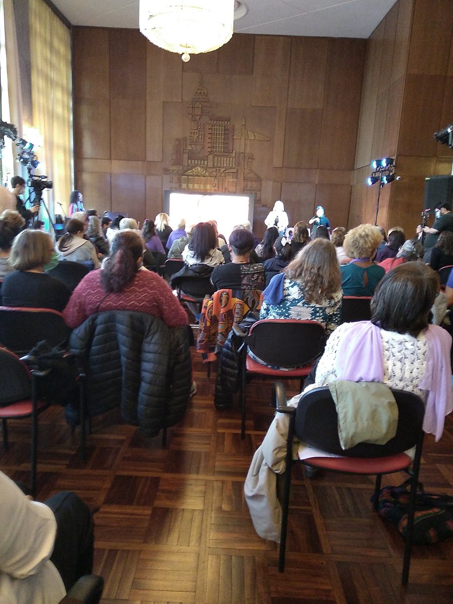 "Ustedes han logrado junto con todos los feminismos militando para que la sociedad construya el valor del cuidado porque la sonoridad no tuvo pandemia" en homenaje a las Comuneras en la IM