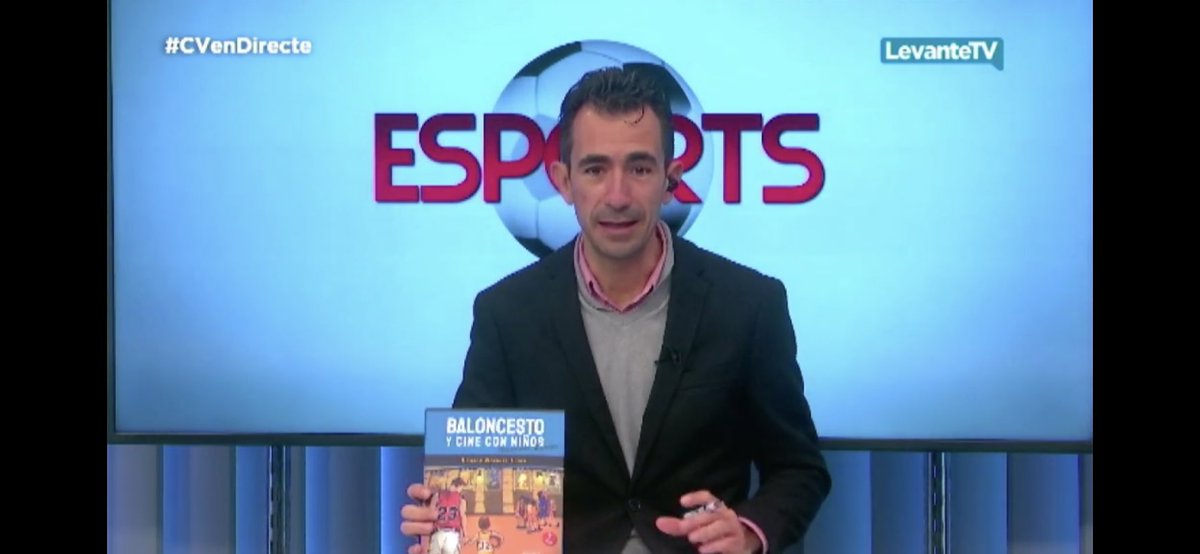 Levante_TV's tweet photo. 🏀 BASKET Levante | En el #CVED Esports de hoy en @Levante_TV hemos repasado la actualidad deportiva del día y también hemos charlado con @rgbasket, autor de 2 libros muy recomendables de Baloncesto, Fútbol y Cine. #SuperBasket
⤵️⤵️⤵️
… https://t.co/FuqVWC9Vel