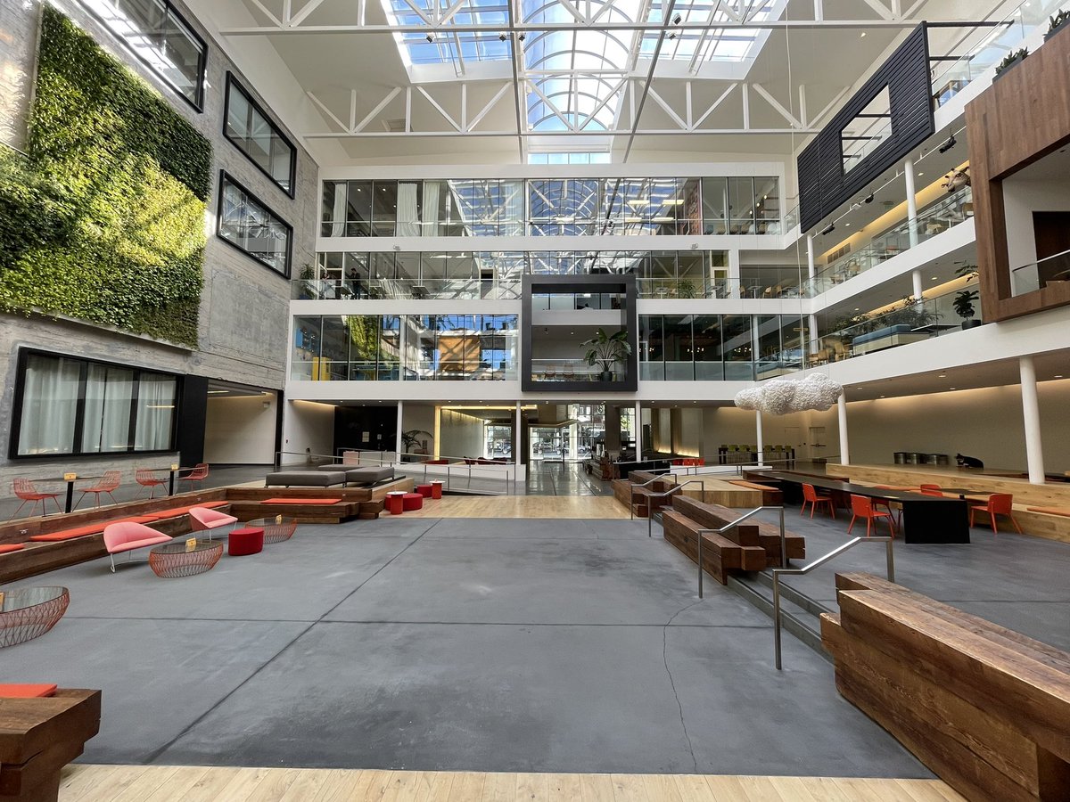 Mkinoti's tweet photo. Went back for the office last Friday for the first time in more than 18 months. Felt good to be in the office and feel “normal” #Airfam #airbnb #work https://t.co/RKqL5IlQOQ