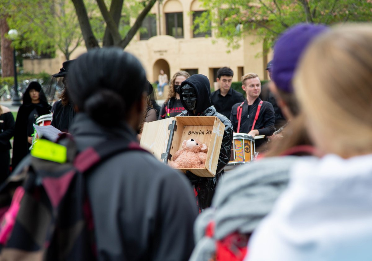 StanfordAlumni's tweet photo. Yesterday, the Band led the annual BEARial in preparation for Big Game. It started with a processional and was followed by a eulogy, lots of loud music, @DaStanfordTree and an (un?)fortunate impalement.

Nice, @lsjumb, nice. 

#BeatCal #GiveEmTheAxe #RIPOski https://t.co/x6ZAPfEEp7