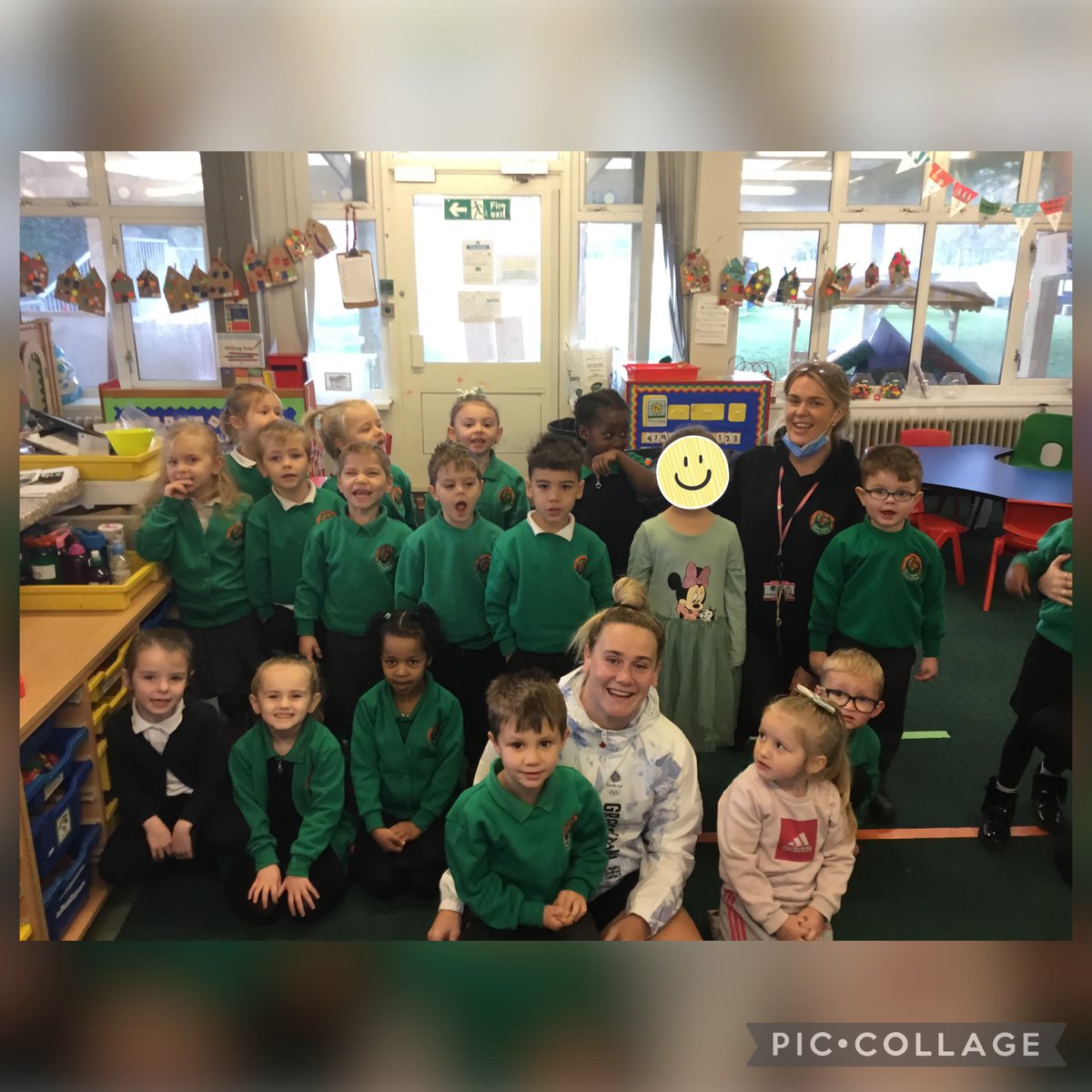 BrynHafodPrm's tweet photo. Reception Coch were lucky to have a visit from someone very special yesterday… the Olympic and Commonwealth Athlete @megjonesltd  🏆🏉Meg taught us the basics of how to play rugby and we learnt  that it’s a game for both girls and boys!🙋‍♀️🙋 https://t.co/Kmt3GFHIAk