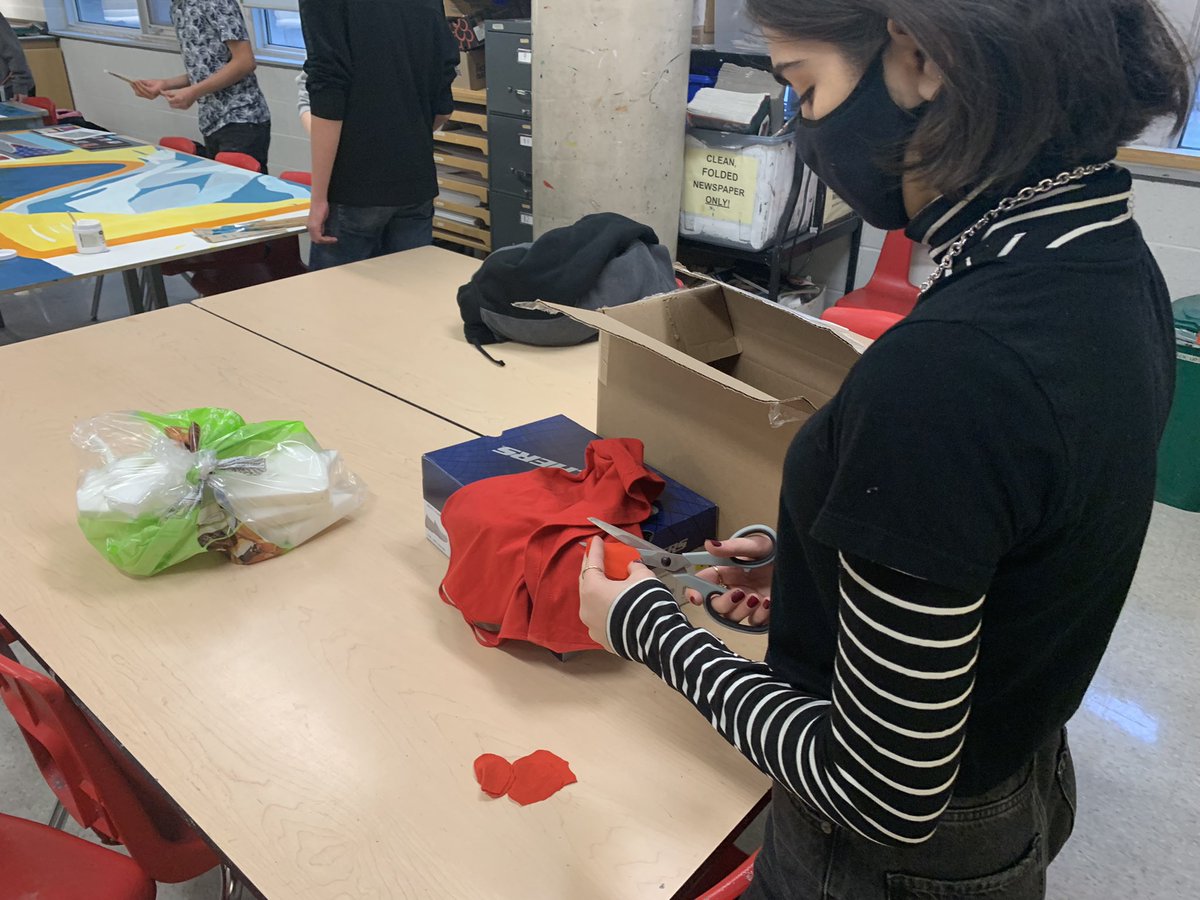 trish_boon's tweet photo. Art council finishing our climate change mural and preparing an installation for the school’s first ever piece to recognize the red dress project. https://t.co/OZIpX1exvJ