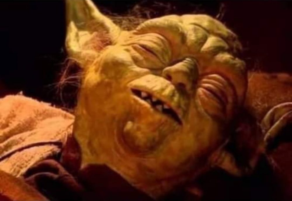 Ahora que tengo hijos por fin entiendo aquella escena del Retorno del Jedi cuando Yoda está tan cansado de responder a las preguntas de Luke, que mejor se muere.