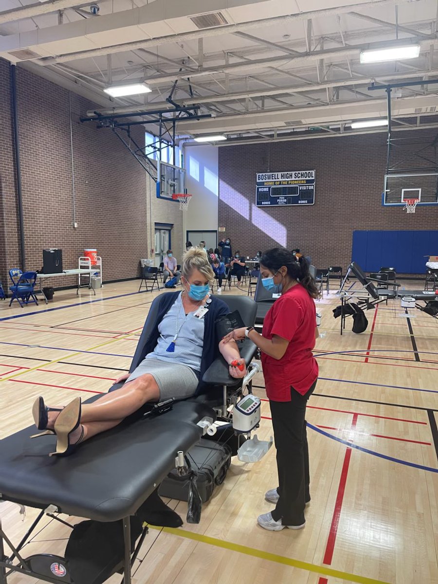 So thankful for a supportive principal! Here is <a href="/NikaDavis11/">Nika Davis</a> at our first Bos blood drive since 2019! Thank you! #BOSgiving2021 <a href="/boswellhs/">Boswell High School</a> <a href="/BoswellStuco/">Boswell Student Council</a>