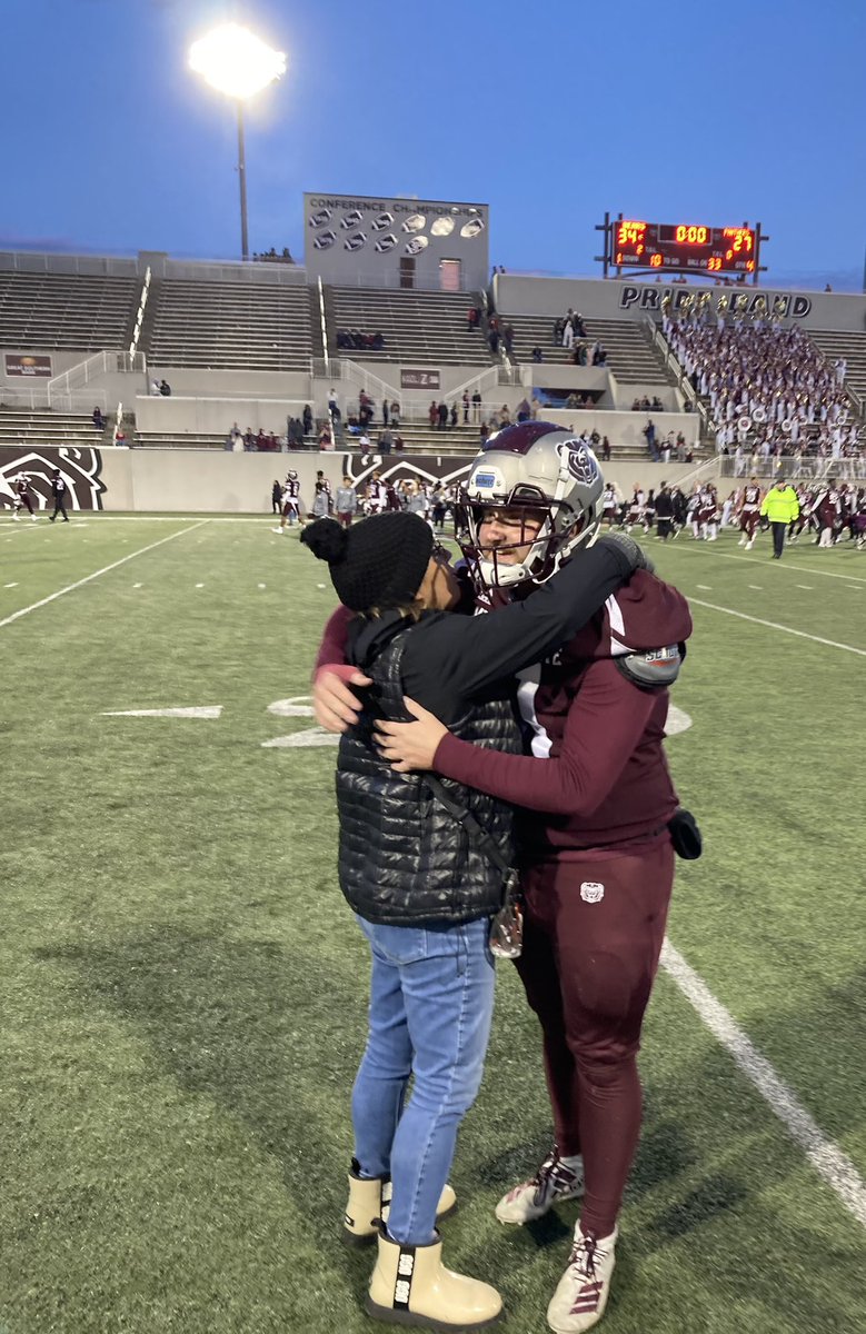 's tweet image. Another Big Win for @MOStateFootball and another Great game for my favorite Long Snapper @CadenB55 ! #61 #perfectlaces #wakethebears #4thdownarmy ❤️🐻🏈! @runforme19 @TheChrisRubio