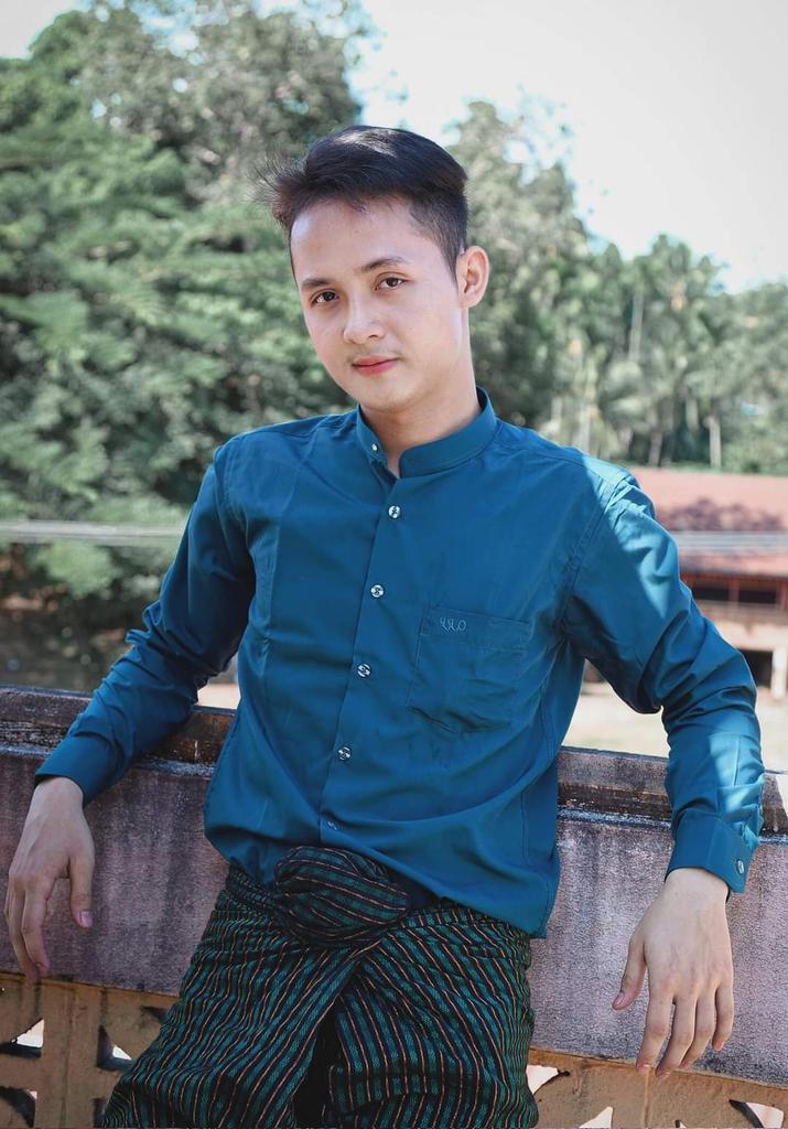 HtooSawwin's tweet photo. မြန်မာဆန်ဆန်လေး🇲🇲🇲🇲
ကရင်လူမျိုးပါ✨✨ https://t.co/04zQklBAKt
