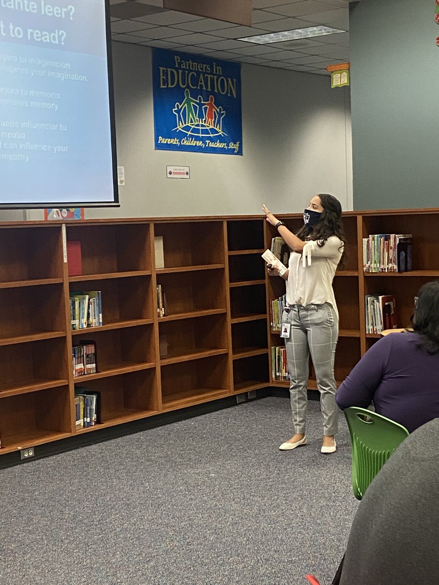 ajbushelem's tweet photo. Ms Troya @BushCis &amp; Ms Santacruz @Bushfamilyctr presenting a reading seminar to our Bobcat families! 💙 https://t.co/k6SmvaFl5i