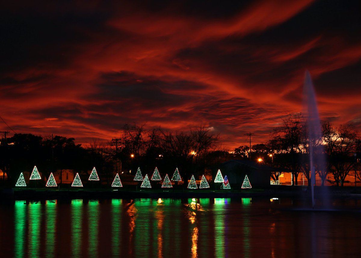 VisitSanSaba's tweet photo. Thanks to Traveling Mom for including San Saba in their list of the best #Christmas Lights in #Texas and the Southwest! The lights at Mill Pond Park will come to life on Thanksgiving night and run through early January. 

Learn More:
https://t.co/cGPrY17ZP9 https://t.co/LM7wx4kTav