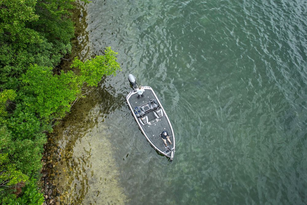 Boating in shallow water can be dangerous if you don't have the proper knowledge of the area. Even boats that are made for skinny water get stuck. These tips from @discoverboating will help prevent damage to your boat. buff.ly/3j19lHl
#boatingtips #skinnywaterboating