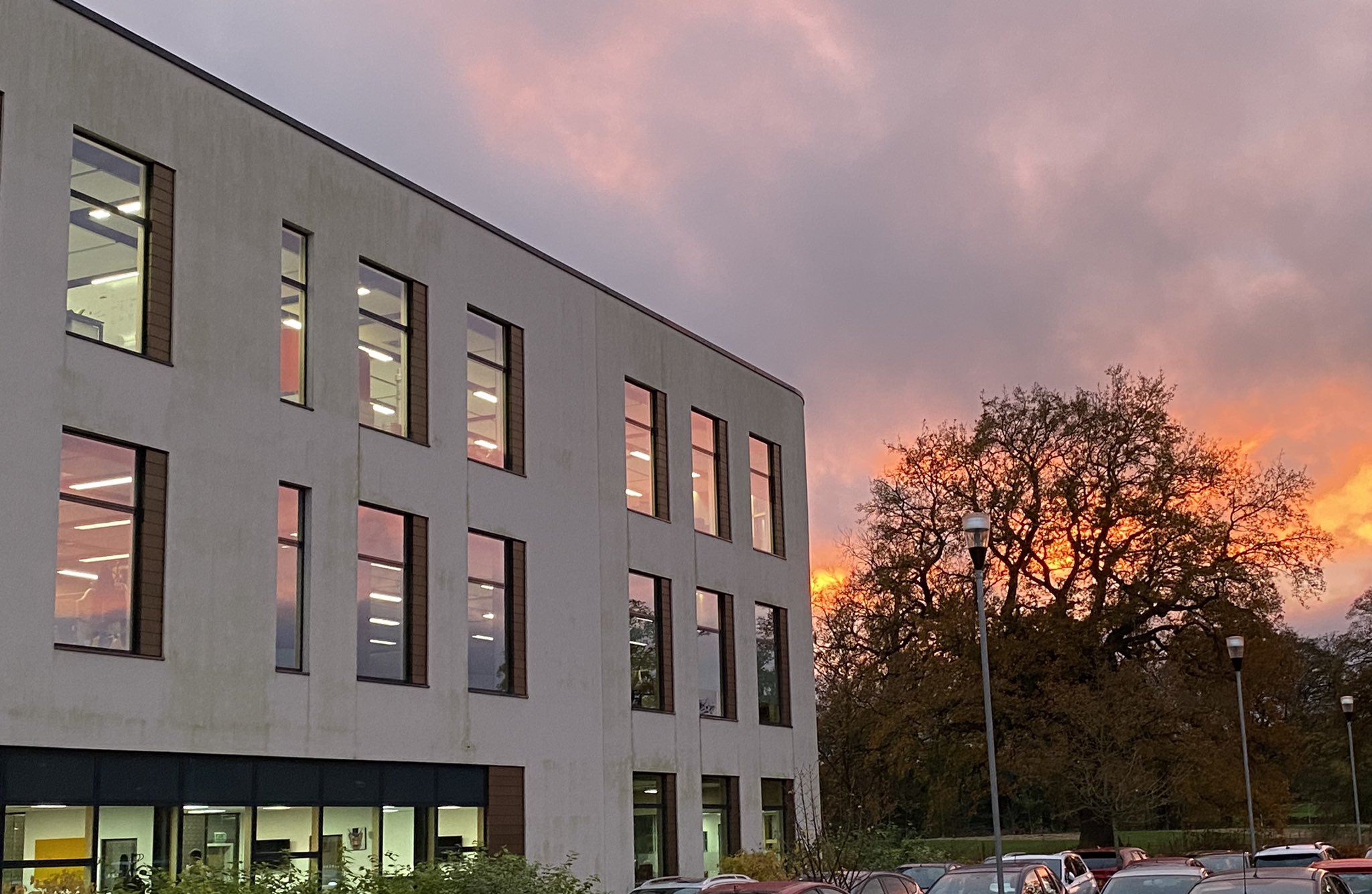 Beautiful skies over our UK HQ his evening 😍 https://t.co/pexEN9F125
