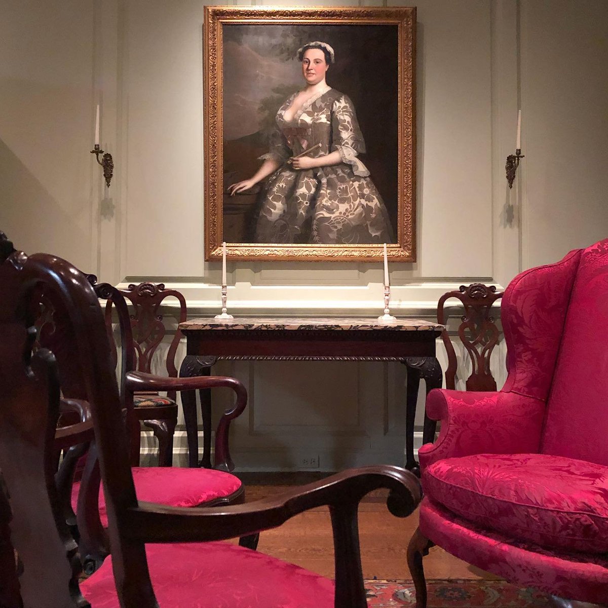 plbhalbert's tweet photo. The 1740s-1750s are always good, especially in Philadelphia (by way of @WinterthurMuse) #vastearlyamerica #americanrococo #portraitofawomaninsilk https://t.co/NW8r4SUzwU