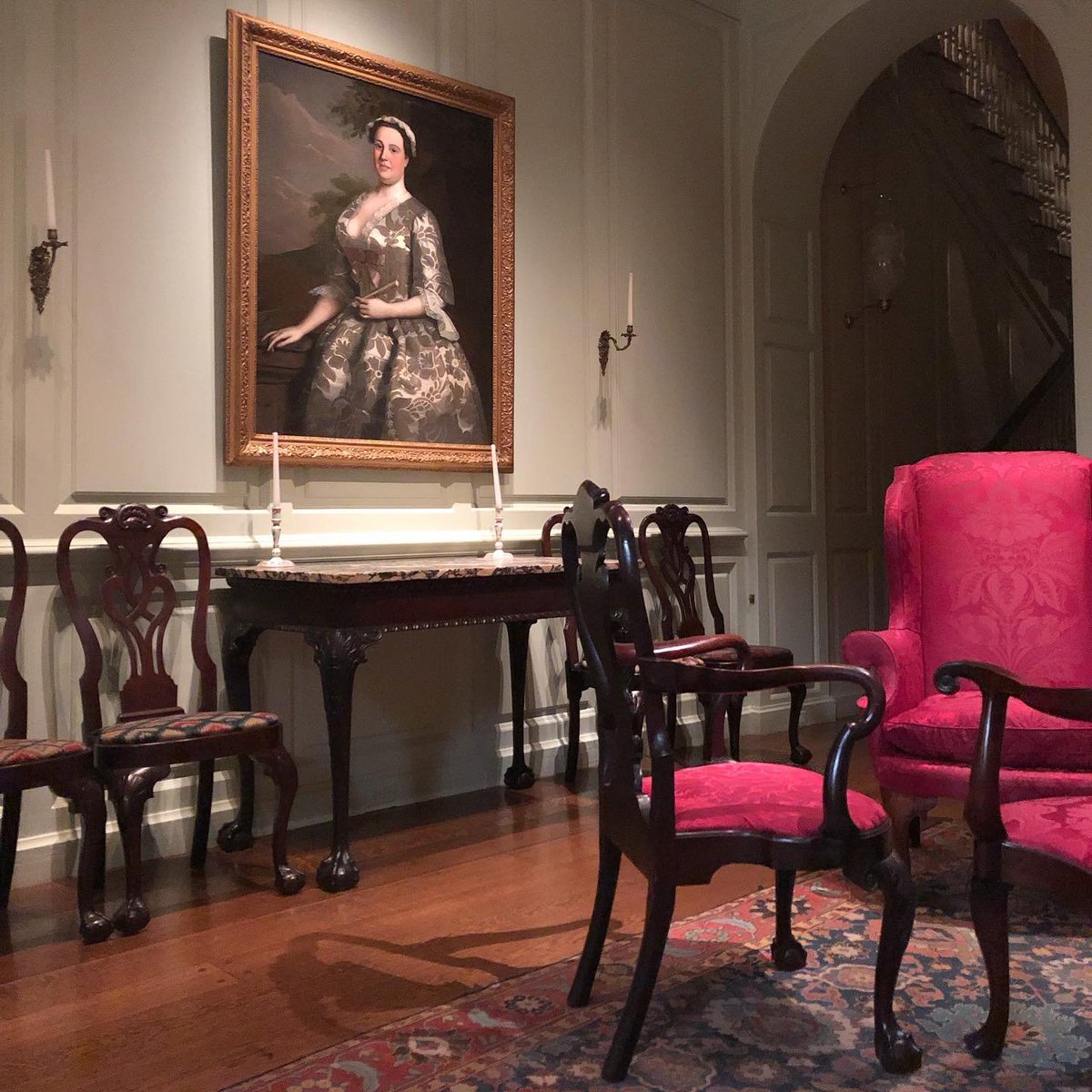 plbhalbert's tweet photo. The 1740s-1750s are always good, especially in Philadelphia (by way of @WinterthurMuse) #vastearlyamerica #americanrococo #portraitofawomaninsilk https://t.co/NW8r4SUzwU