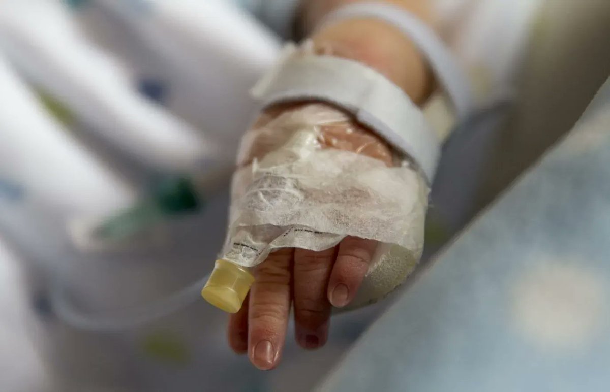Blisscharity's tweet photo. A new advert from our partner @Pampers_UK featuring premature babies in neonatal care will air on channel 4 tonight at 8:10pm. We’ll be sharing this on our channels at 9pm. We know this content can be emotional - if you need us we’re here for you on hello@bliss.org.uk. https://t.co/vPVkBpUg1a