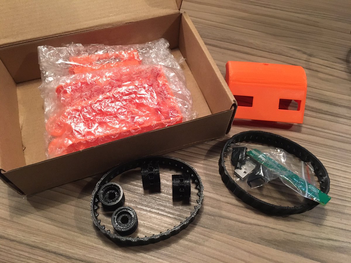 Gaba80's tweet photo. Almost ready for the open class βBuild your own Nanosaurβ with @_TheConstruct_ and @raffaello86 in just 30 min !!! #robotics #onemoreproject πͺπΌβΊοΈπ€π¦ https://t.co/yfkiUVKbwV