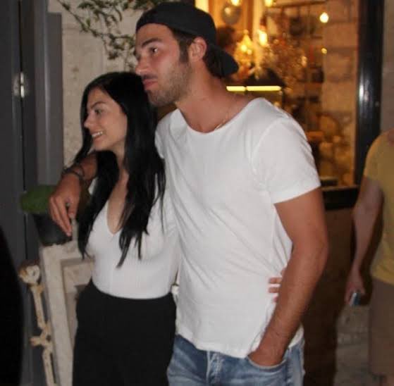 izasyah_feb92's tweet photo. 2015 #DemYus 🙋🏻♀️ ben de #yusufçim #DemetÖzdemir 😢 https://t.co/ZehgudQFft