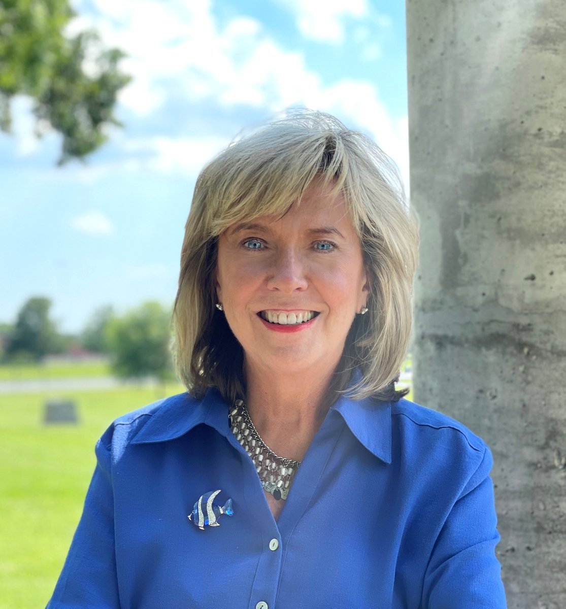 CASEKy's tweet photo. Congratulations to Yvette Eastham, CFRE, the recipient of the 2021 Beth K. Fields Award! 🏆 Yvette serves as the Chief Institutional Advancement Officer at @HopkinsvilleCC. Thank you for your dedication to the profession &amp; to @CASEAdvance.

More info: https://t.co/oO8bzIE1oO https://t.co/VhzHtIwc42
