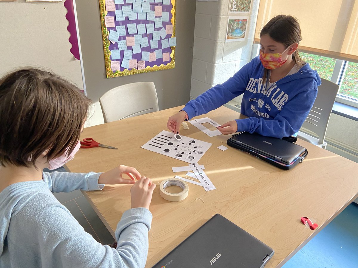 Modeling WHY and HOW lunar phases happen 💫 #engage109 #engagesms <a href="/DPS109/">Deerfield Dist. 109</a> @cybulski_chris