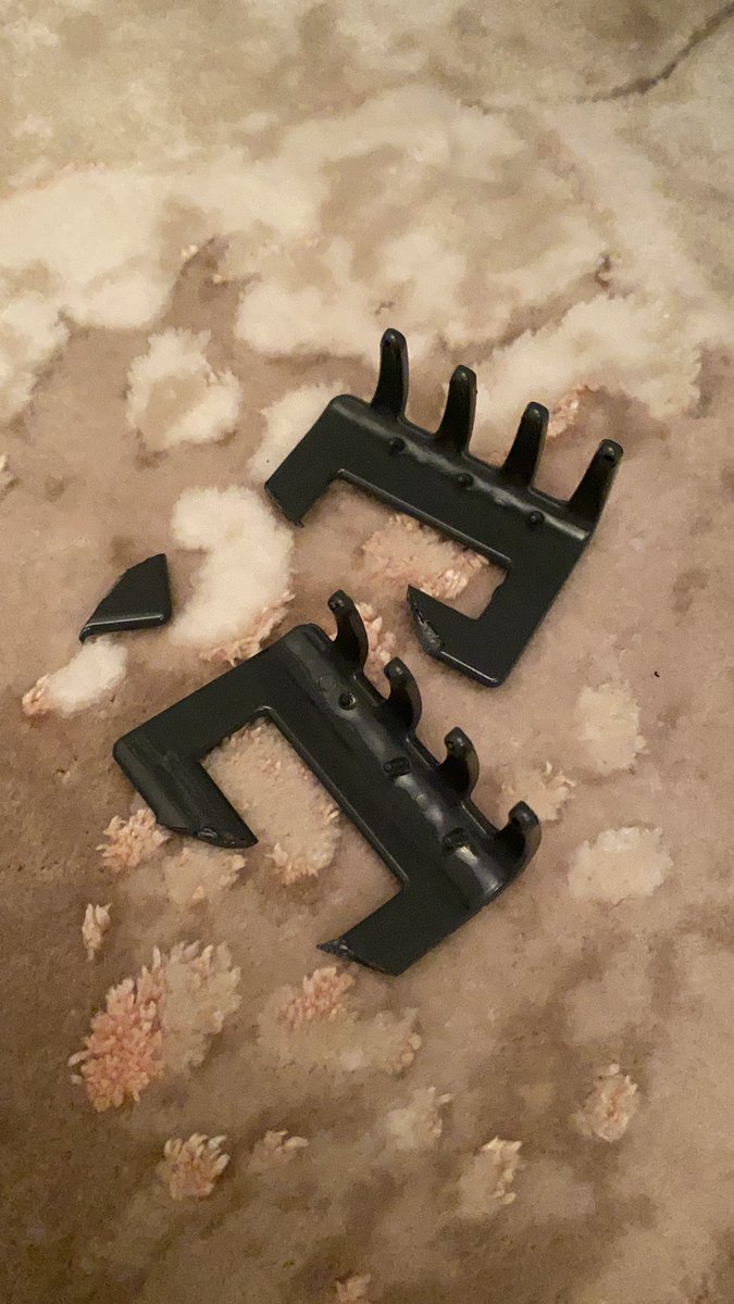 Neden mi normal tokam yok? <a href="/gokcehre/">Gökçehre Zeynep Çatalbaş</a> ikimizede yar olmadi