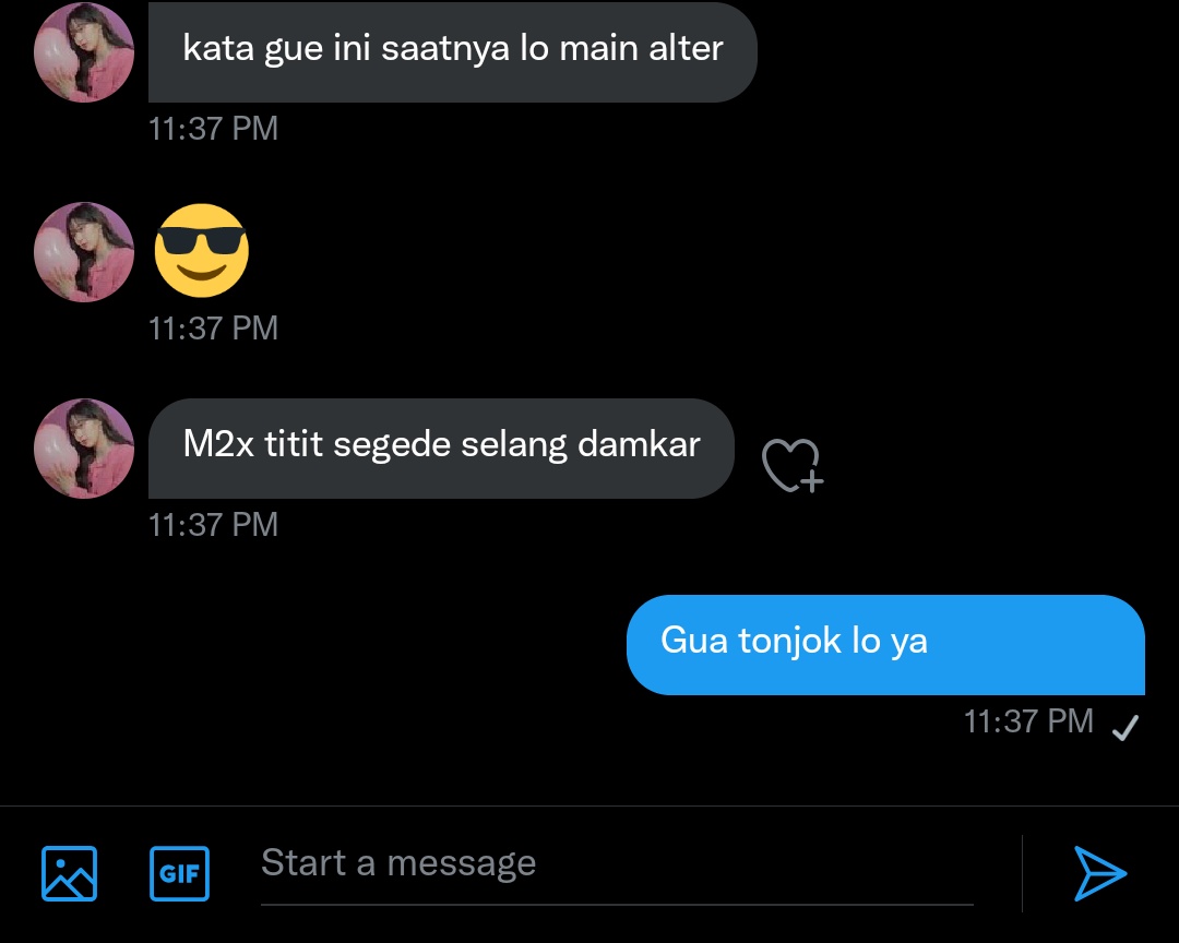 mahdinosaur's tweet photo. I have the worst friends. https://t.co/qOUf4VSnVg