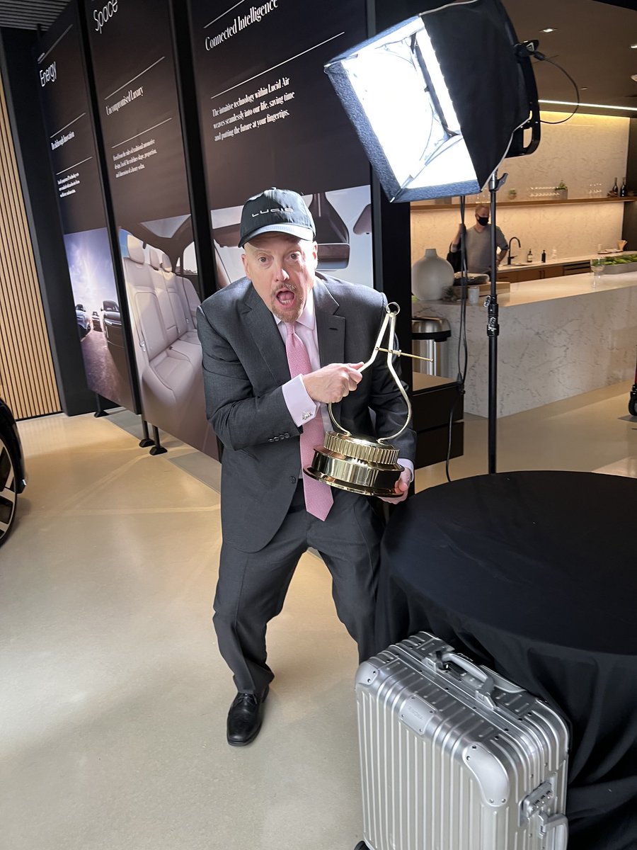 jimcramer's tweet photo. The ⁦@MotorTrend⁩ car of the year! I’d like to thank the academy! https://t.co/clcJBnTViW