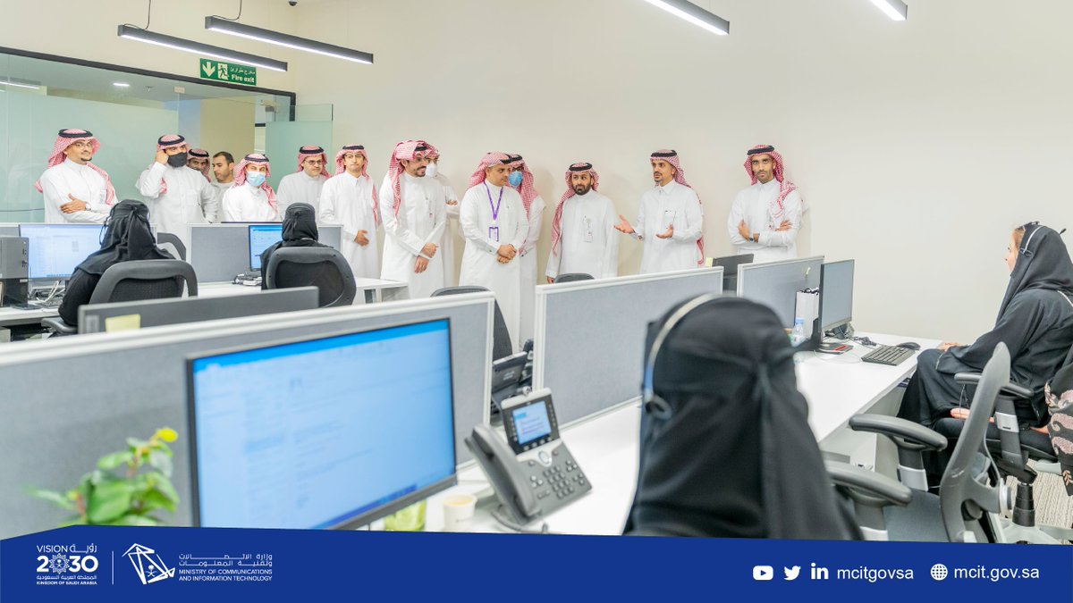 McitGovSa's tweet image. التقى معالي @halohali في زيارته لمنطقة القصيم عددًا من الجهات والشركات وريادي الأعمال بهدف استعراض المشاريع الريادية والمبادرات الرقمية في المنطقة.