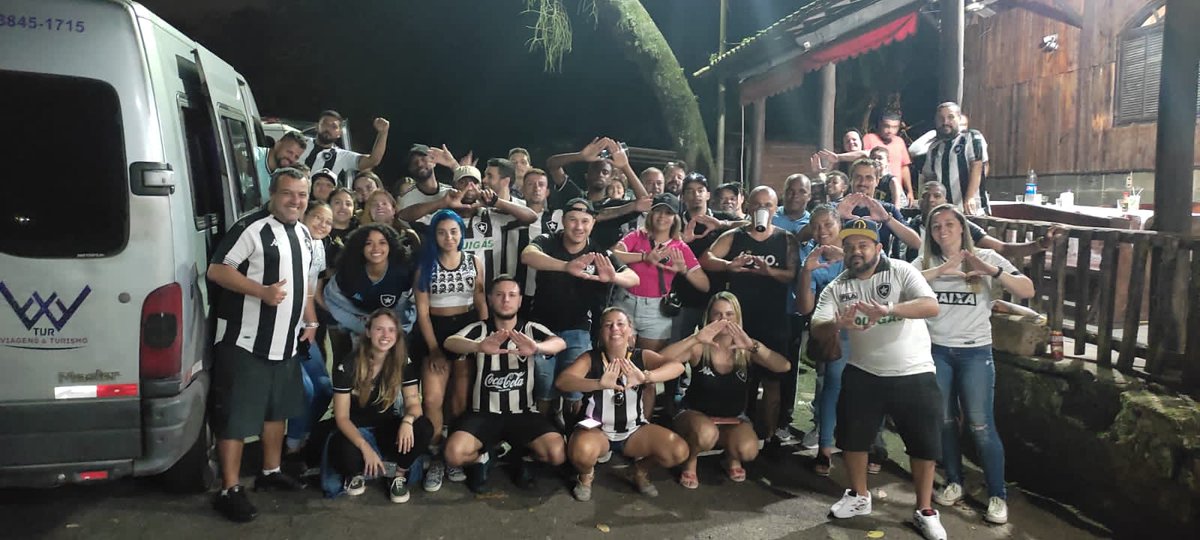 furia_27ocs's tweet photo. Ontem foi tudo lindo.
É OS CRIAS DA SERRA //_\\ https://t.co/5heiVL5FkM