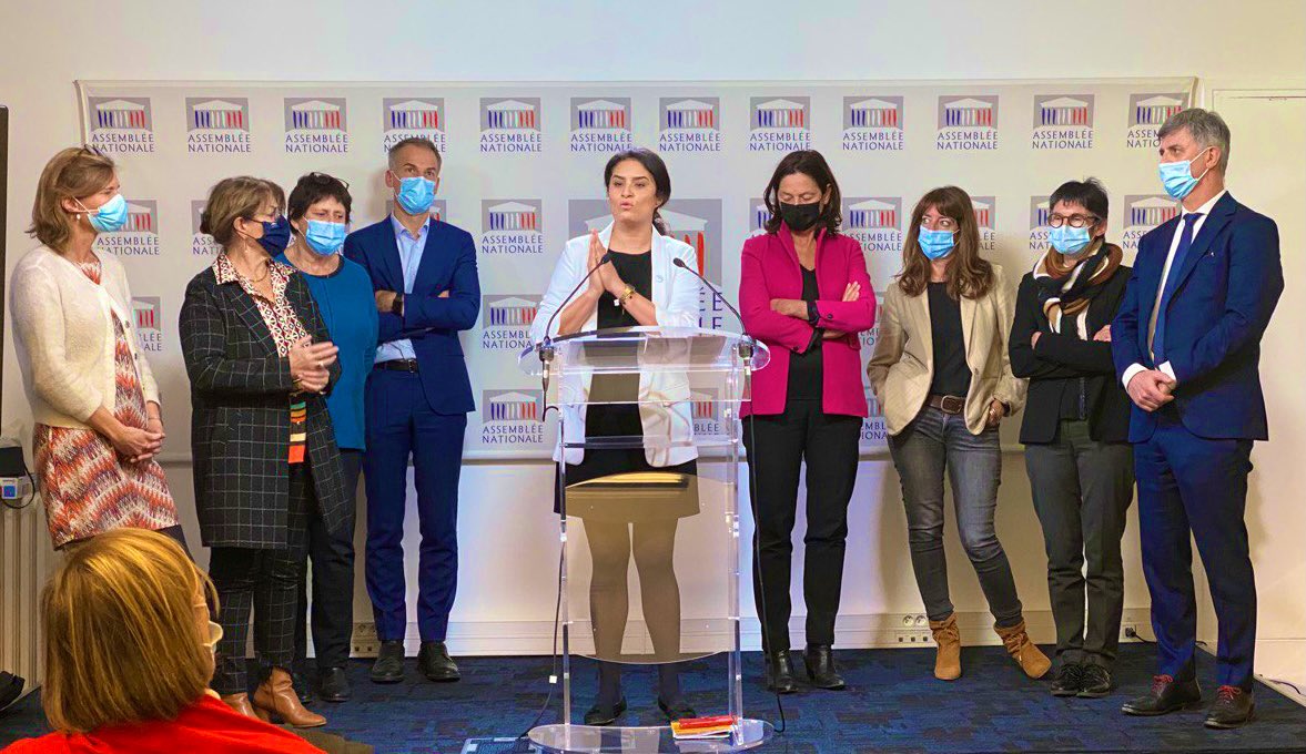 Sonia_Krimi's tweet photo. Je suis fiĂšre de prĂ©senter officiellement mon rapport, issue de la commission d'enquĂȘte sur les migrations Ă @AssembleeNat. Ce rapport est l'aboutissement d'un travail collectif de longue haleine de six mois et des centaines d'entretiens et de dĂ©placements #CEPmigrations 1/3 https://t.co/Bs4kUAayHP