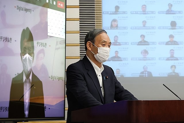 Pollitik_Lab's tweet photo. Suga pushed #2021OLYMPICS forward ignoring warnings that #COVID cases would soar. @benasci1 claims it cost Suga the PMship (https://t.co/xSoBMeAOLn). Indeed, despite a strong Japanese showing in the medal count, Suga's popularity kept falling. https://t.co/KPU5aEndR2
