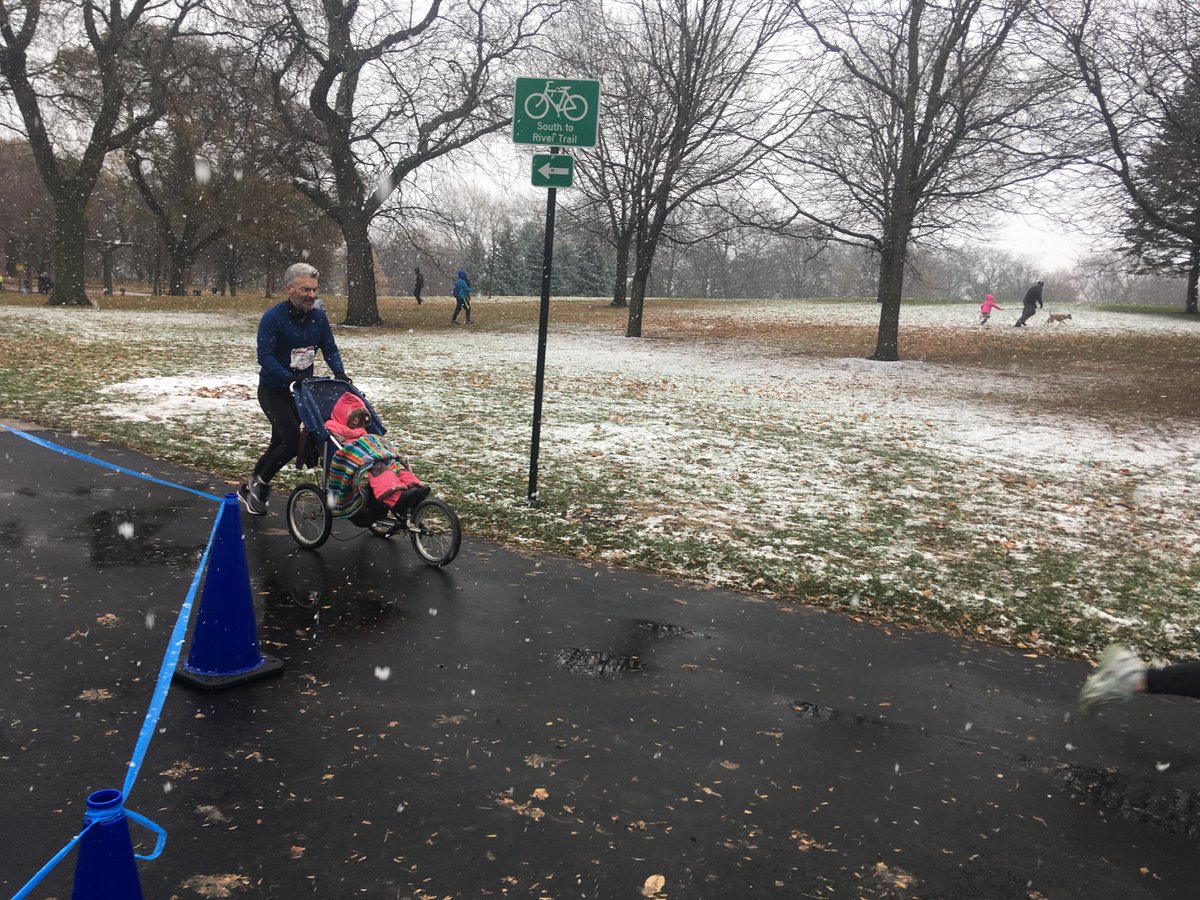 ChicagoParks's tweet photo. Two last #GoRun opportunities are coming up fast 🏃‍♂️🏃‍♀️! Register today for a 5K/1-mile FREE run, stroll, walk with @CARARuns at Horner Park (Nov. 20) &amp; Jackson Park (Nov. 27). For more info., visit https://t.co/53PeJS54r1 #intheparks https://t.co/vIUt2OnrBC
