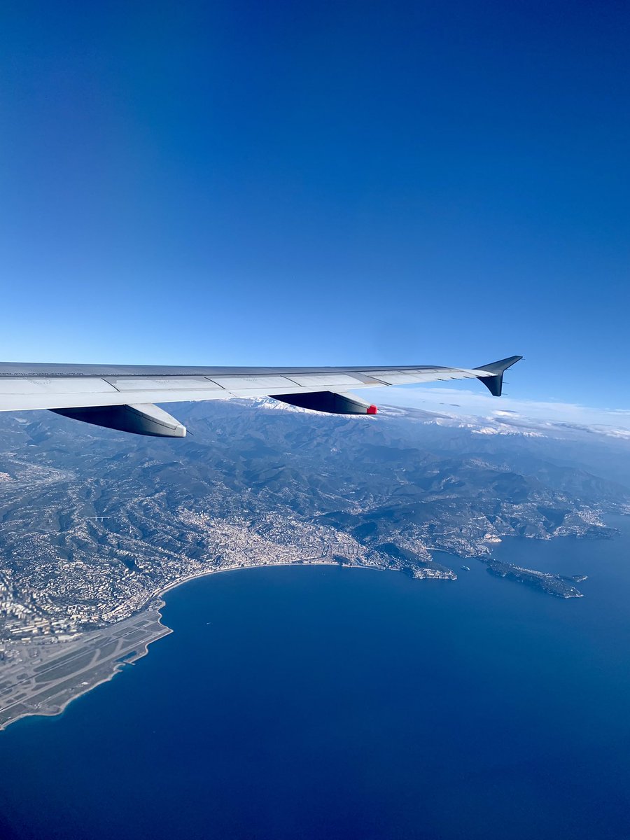 LLaRosaSerafini's tweet photo. L’envol depuis Nice ✈️ #Nice06 https://t.co/SxbZ0EzVjx