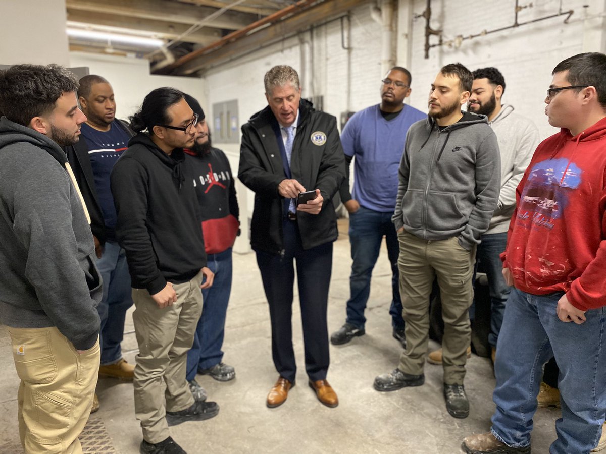 J_Bissonnette's tweet image. It’s National Apprenticeship Week, and to celebrate the occasion, @GovDanMcKee visited @goapprenticeRI to meet their construction pre-apprenticeship class. #NAW2021