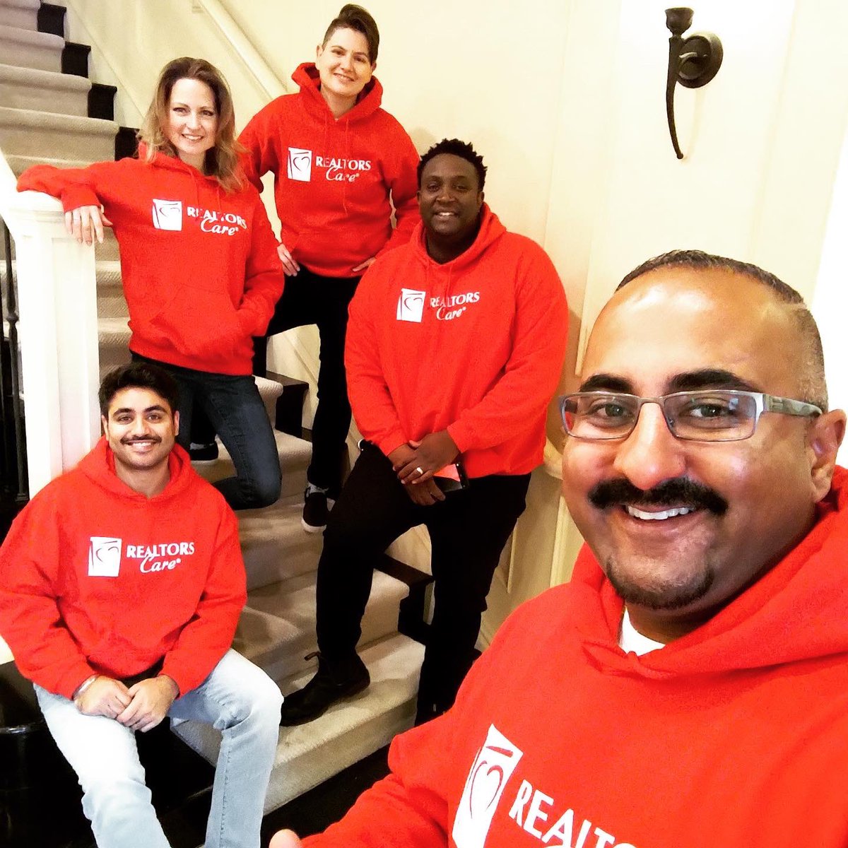JideA's tweet photo. ♥️#RealtorsCareWeek #GDARcares #RemaxCares https://t.co/cJ6RZxY5bI