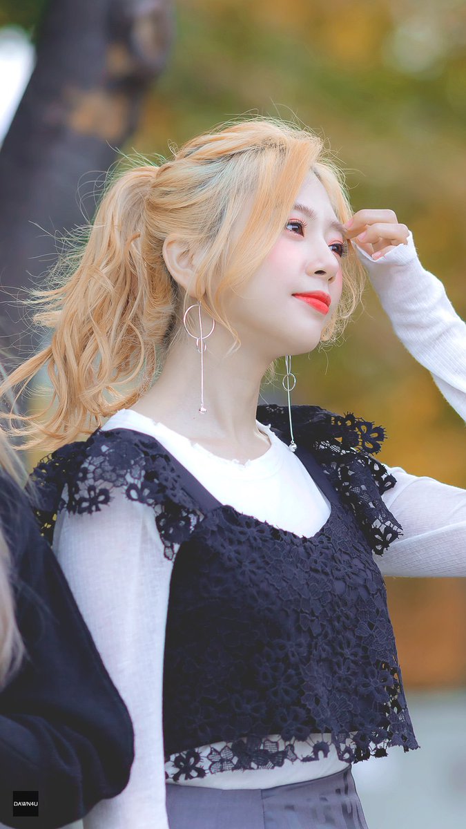 MeowgicX's tweet photo. A Minji a day keeps the bad vibes away~heavenly✨

#JiU #지유 #Dreamcatcher #드림캐쳐 https://t.co/k7Jbw6hexw