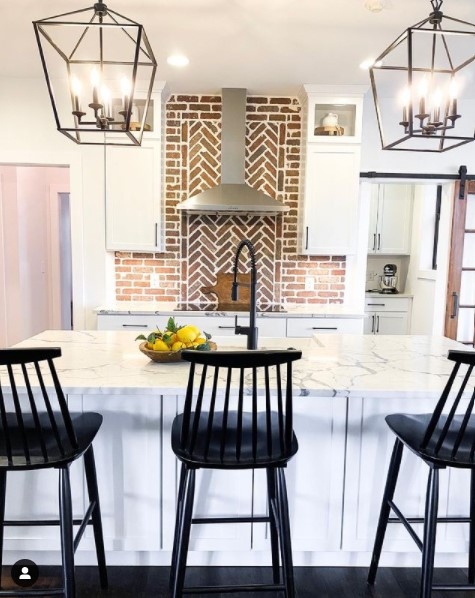 BrickIndustry's tweet photo. How stunning is that brick backsplash? Did you know thin brick projects are DIY-friendly? Learn how you can build your own brick backsplash: https://t.co/s5pehfrz9g
⁠
📸: @KeeverFarmhouse
⁠
⁠
#BrickBacksplash #Renovation #Remodel #WeekendWarrior https://t.co/S1WvwkFSS9