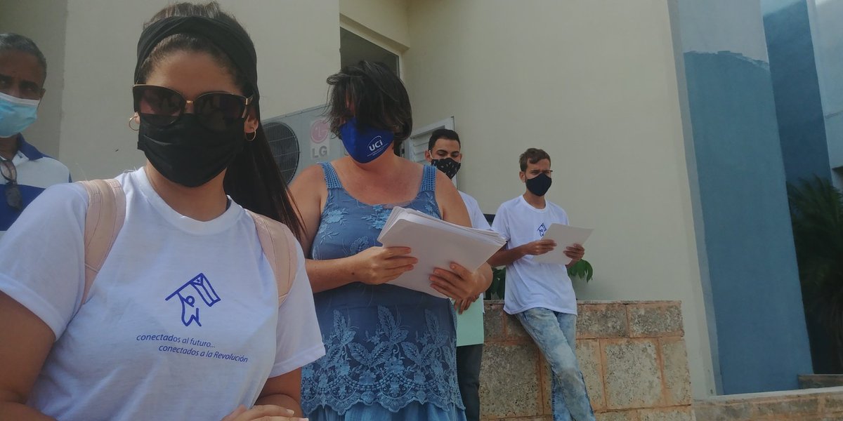 Con la firma del compromiso de las MTT los estudiantes de primer año de la <a href="/Fac4UCI/">Facultad 4 UCI</a> reafirman con son jóvenes comprometidos con la #RevoluciónCubana, que #CubaVive y #LaRazonEsNuestroEscudo <a href="/universidad_uci/">Universidad de las Ciencias Informáticas</a> <a href="/CubaMES/">MES</a>