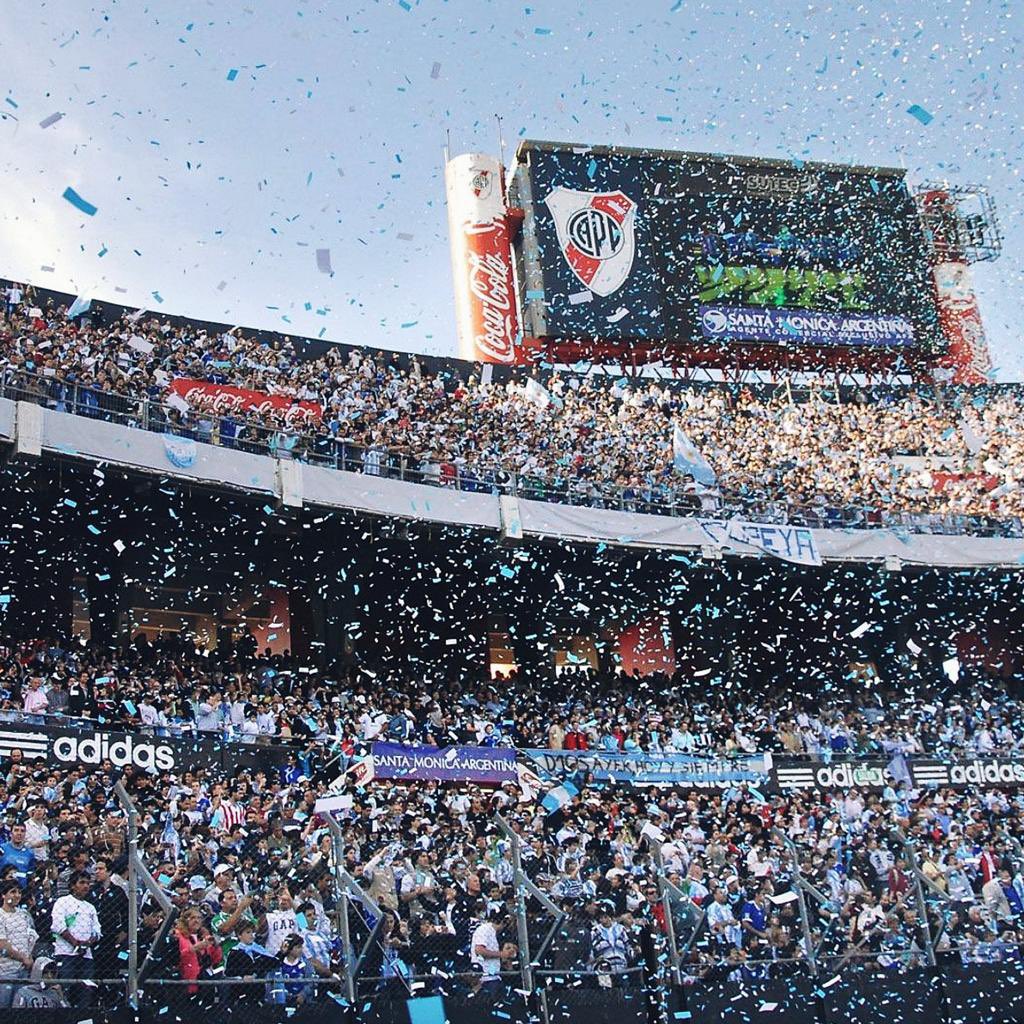 Hoy juega el campeón de América y <a href="/pedidosya/">PedidosYa</a> se viste de gala. Sí, para que alentemos todos a la selección, lanzan el código 𝗛𝗜𝗡𝗖𝗛𝗔𝗦𝗖𝗢𝗡𝗖𝗢𝗗𝗜𝗚𝗢𝗦 con envío gratis hasta media hora antes del partido.

Y recuerden, somos
#HinchasConCodigos 🇦🇷🤝