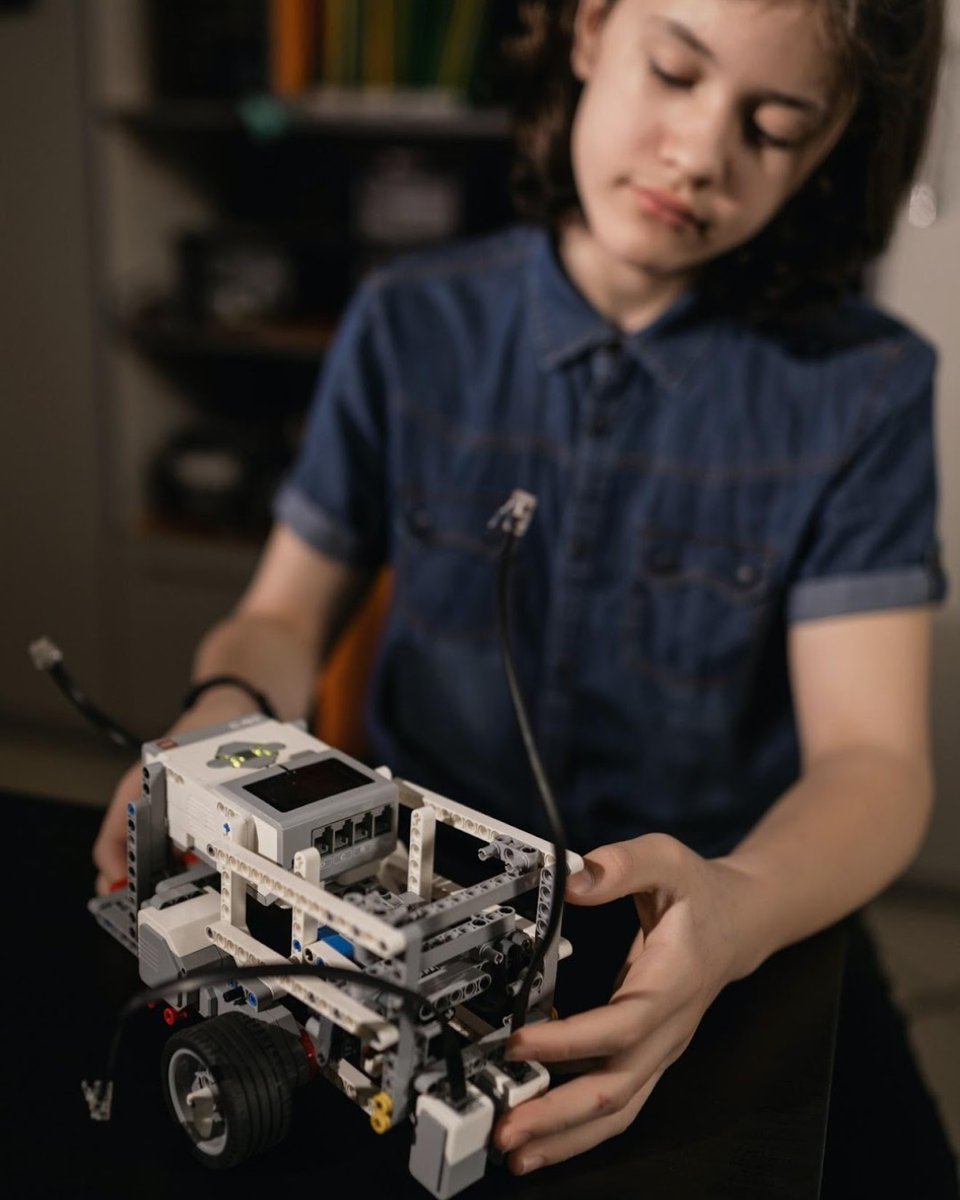 BWCnews's tweet image. No matter your age, you have to start somewhere when learning a new subject. Here is a great resource on where to start when you, or your kids, want to learn more about #robotics. #roboticslearning #STEAM #STEM #resourceoftheweek

wonderfulengineering.com/how-to-get-sta…