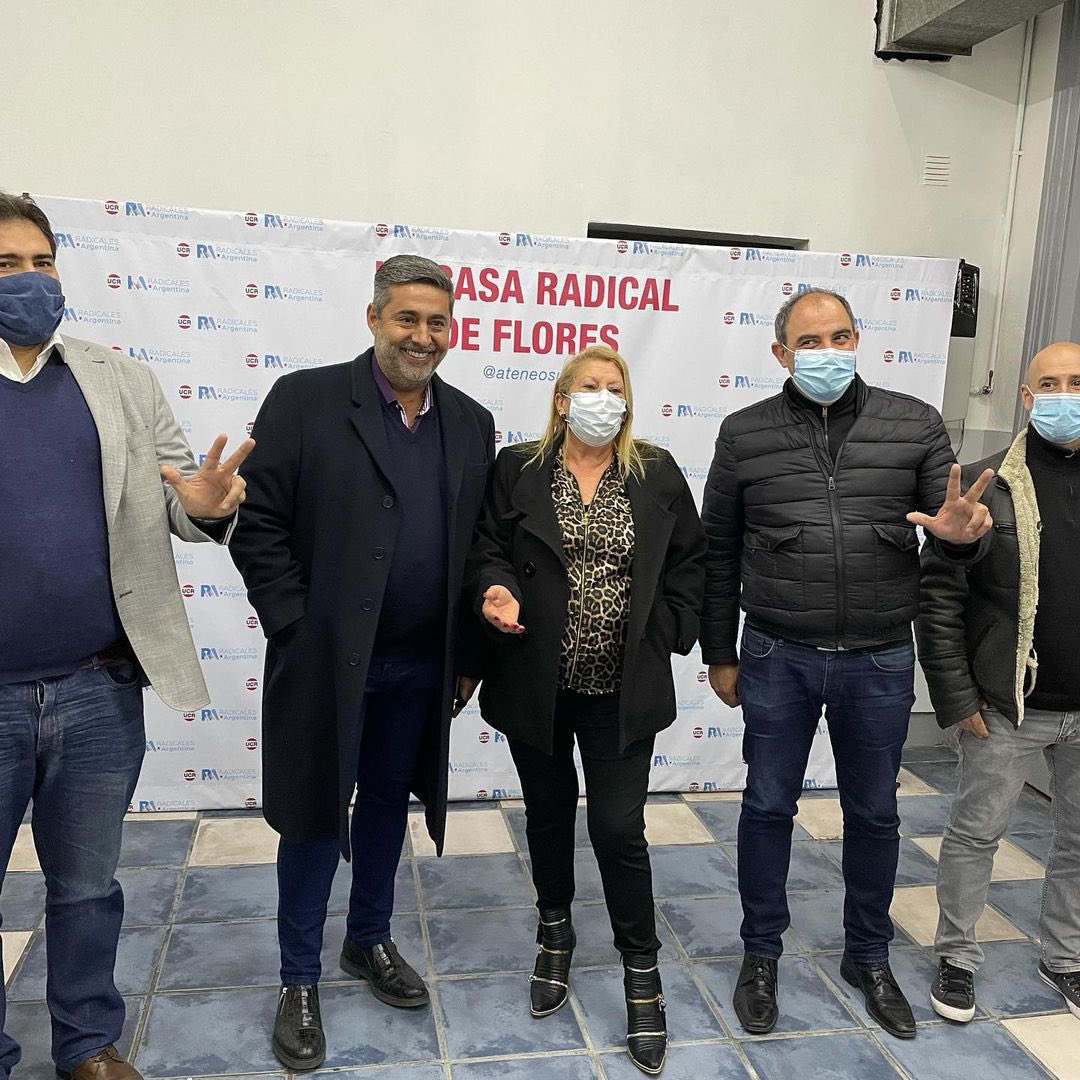 Daniel Angelici (@tanoangelici) on Twitter photo En Agosto inauguramos La Casa Radical de Flores, junto a candidatos, militantes y amigos radicales.
<a href="/MRaquelHerrero/">Lic. Raquel Herrero</a> @patrycaseres <a href="/marielacoletta/">Mariela Coletta</a> @ucrcapital <a href="/jradicalcaba/">Juventud Radical CABA</a>
#RadicalesxArgentina En Agosto inauguramos La Casa Radical de Flores, junto a candidatos, militantes y amigos radicales.
<a href="/MRaquelHerrero/">Lic. Raquel Herrero</a> @patrycaseres <a href="/marielacoletta/">Mariela Coletta</a> @ucrcapital <a href="/jradicalcaba/">Juventud Radical CABA</a>
#RadicalesxArgentina