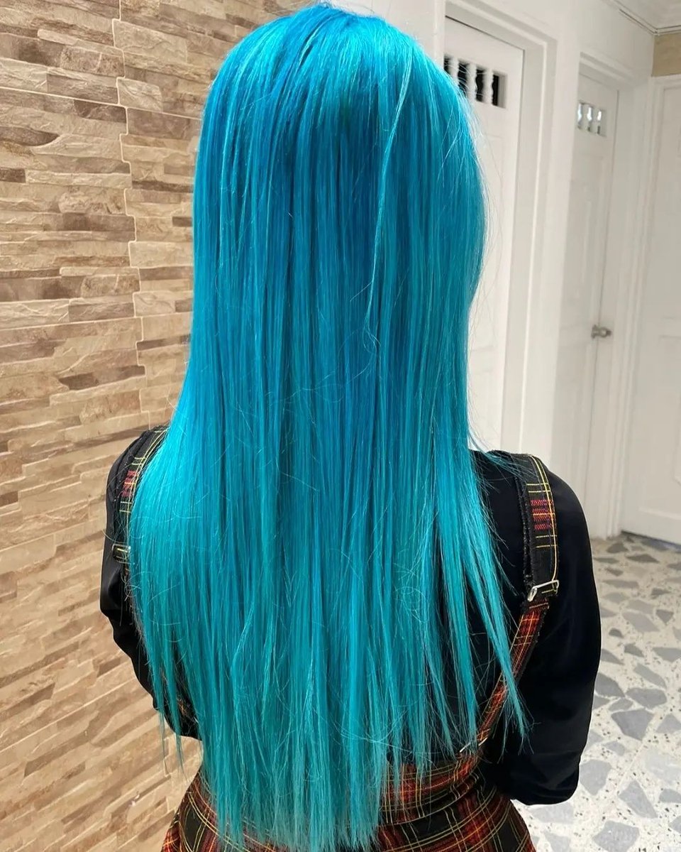 manicpanicnyc's tweet photo. Voodoo Blue + Bad Boy Blue + Virgin Snow = the PERFECT custom blue! 💙 💙 💙

(IG: cherrmooi )

#manicpanicnyc #voodooblue #badboyblue #virginsnow #blue #bluehair #bluehairdye #customhairdye #hair #veganhair #vegan #manicpanic https://t.co/4HoF2vrQWF